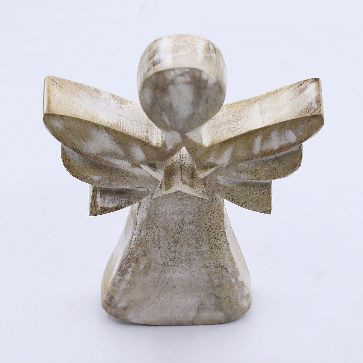 Engel aus Mangoholz – Weiß gewaschen mit Sternausschnitt – 18 cm