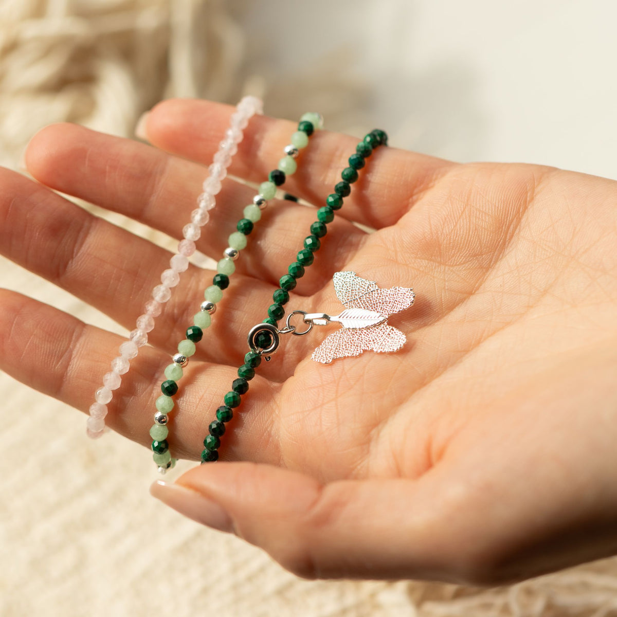 Set mit 3 Mineralienarmbändern „Nymphe – Waldgeschichte“