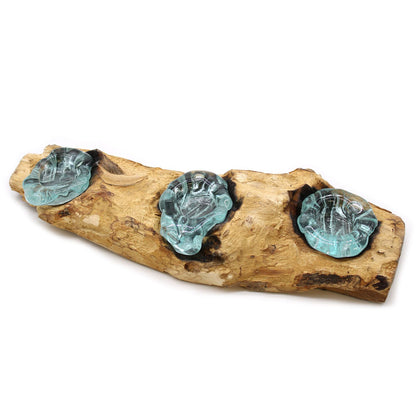 Glaskerzenständer auf Holz für drei Kerzen