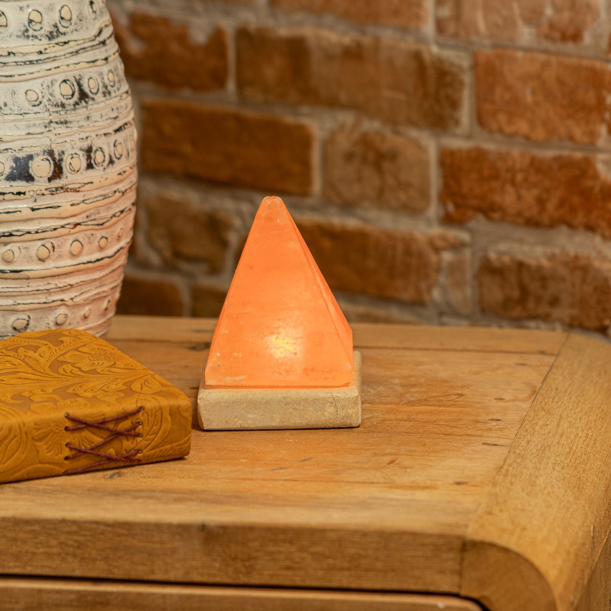 USB-Salzlampe Pyramide, 9 cm – weißes Licht