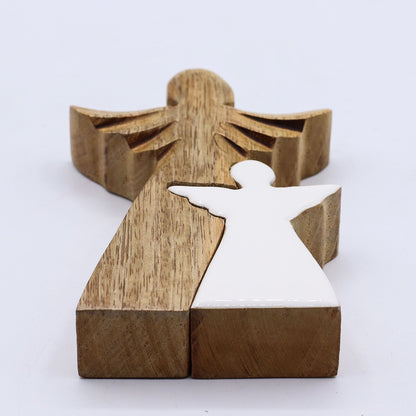 Engel aus Mangoholz in Weiß emailliert – 15 cm