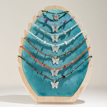 Mineralienkette Nymphe mit Schmetterling – Rubin