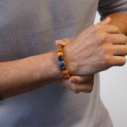 Halschakra-Armband aus Zedernholz mit Sodalith