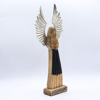 Großer Schutzengel aus Mangoholz mit Metallflügeln und Emaille-Verzierungen – 40 cm
