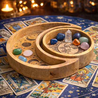 Set aus zwei Holztabletts – Sonne und Mond